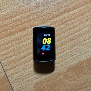 Fitbit charge 5 pebble